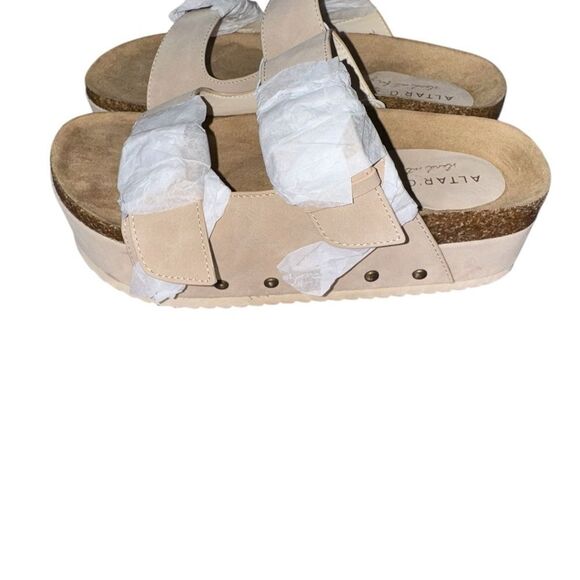 NWT Altar’d State Platform Sandals - Picture 4 of 5
